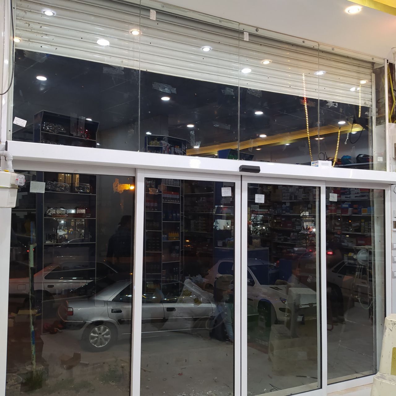 درب شیشه ای